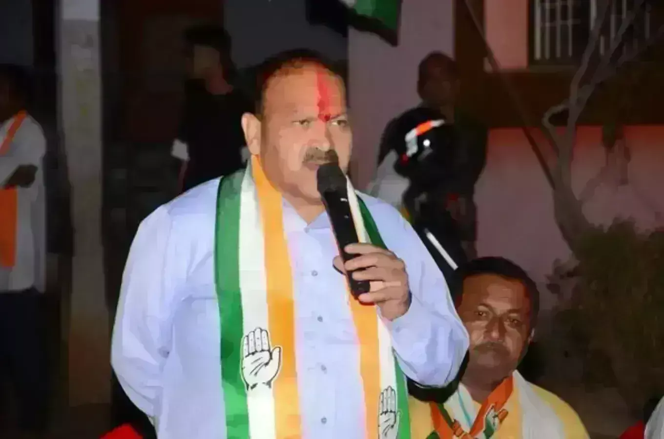 आज मंहगाई और बेरोजगारी से जनता परेशान: सिकरवार आज मंहगाई और बेरोजगारी से जनता परेशान: सिकरवार