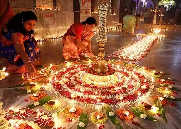 दीपपर्व: दीपावली एक उत्प्रेक्षा है