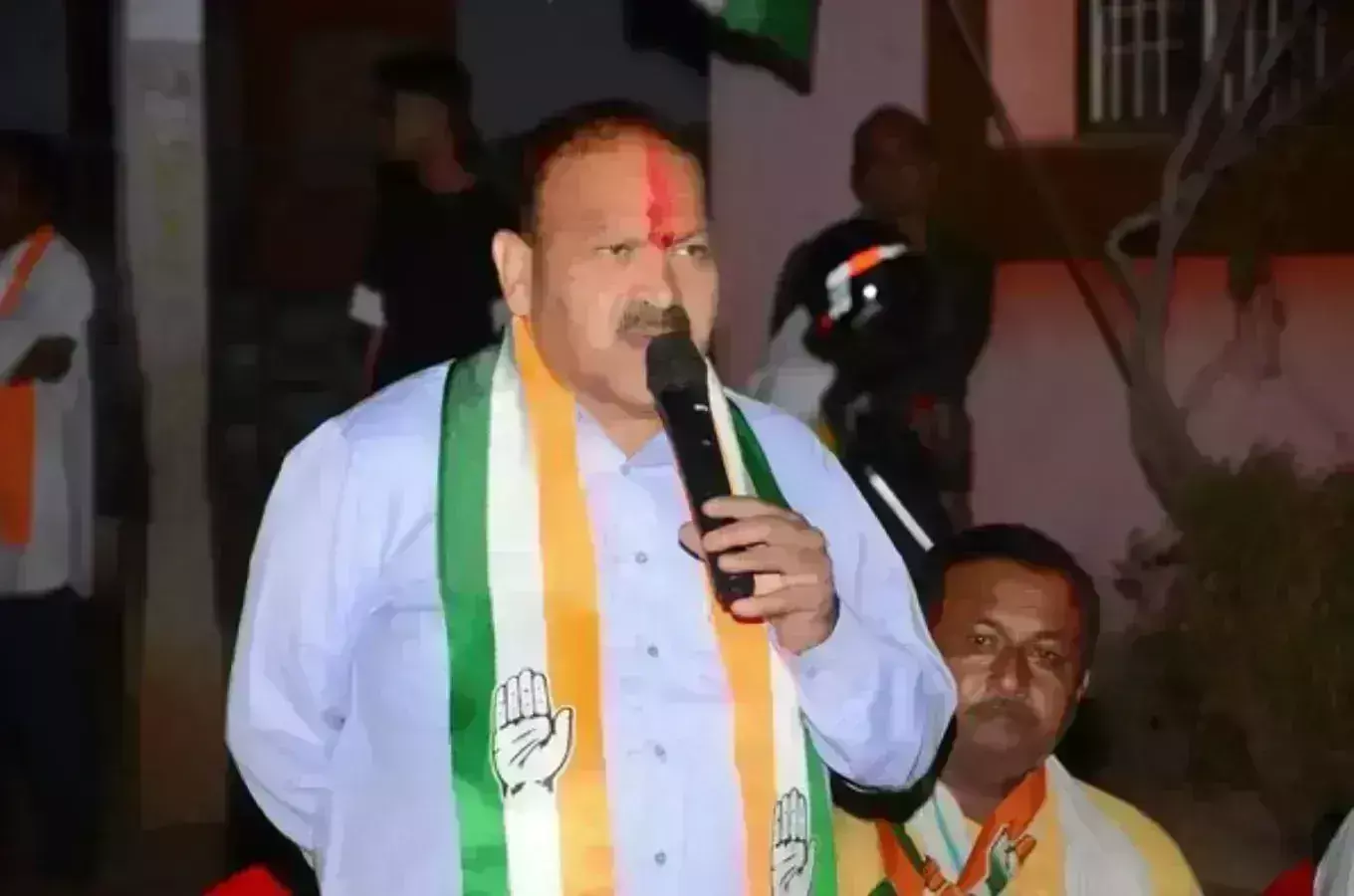 आज मंहगाई और बेरोजगारी से जनता परेशान: सिकरवार आज मंहगाई और बेरोजगारी से जनता परेशान: सिकरवार