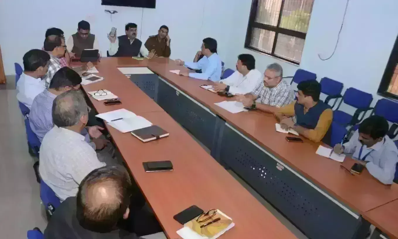 ईवीएम सहित सभी प्रकार की मतदान सामग्री वितरण के लिए बनाए 123 सेक्टर ईवीएम सहित सभी प्रकार की मतदान सामग्री वितरण के लिए बनाए 123 सेक्टर