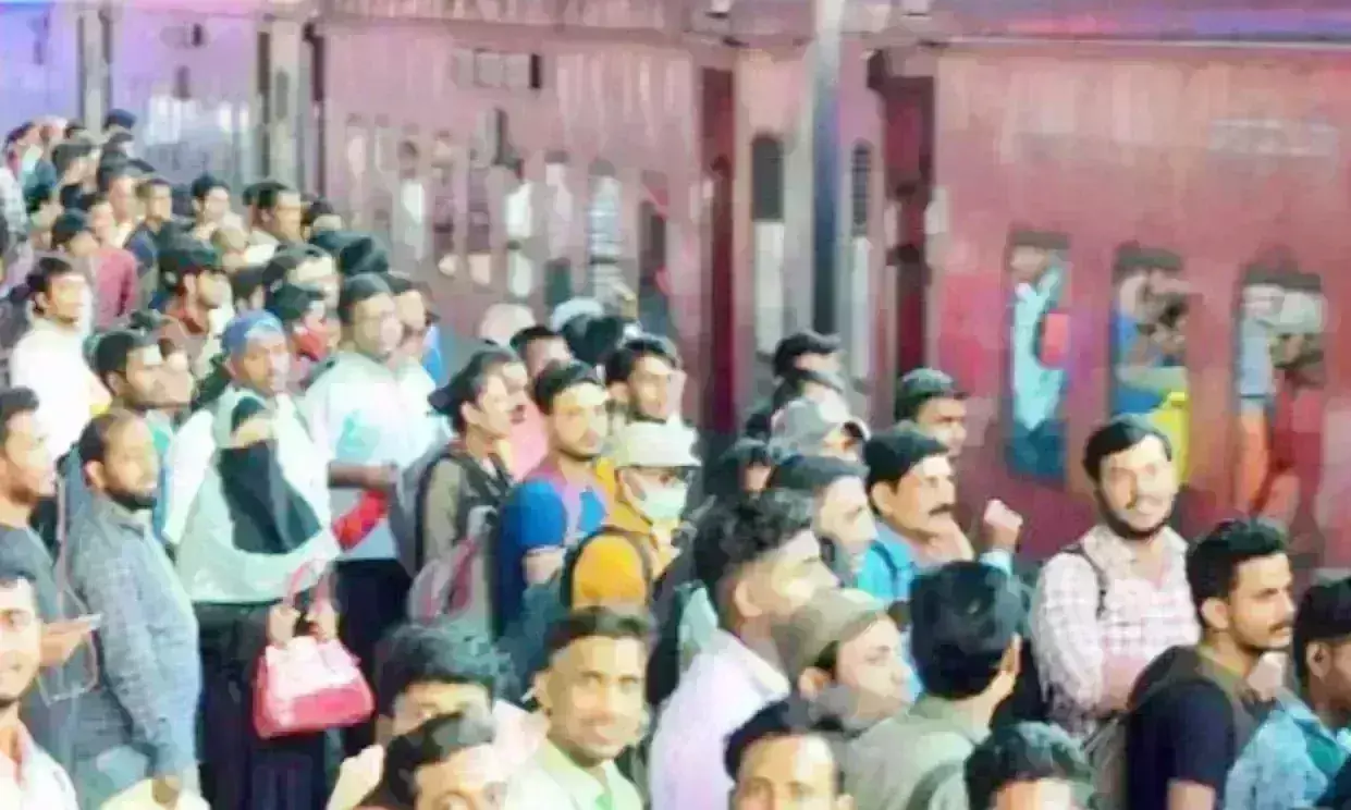 ट्रेनों में मारामारी,महंगी हुई विमान की सवारी, झेलम में छह दिन तक नहीं है जगह ट्रेनों में मारामारी,महंगी हुई विमान की सवारी, झेलम में छह दिन तक नहीं है जगह