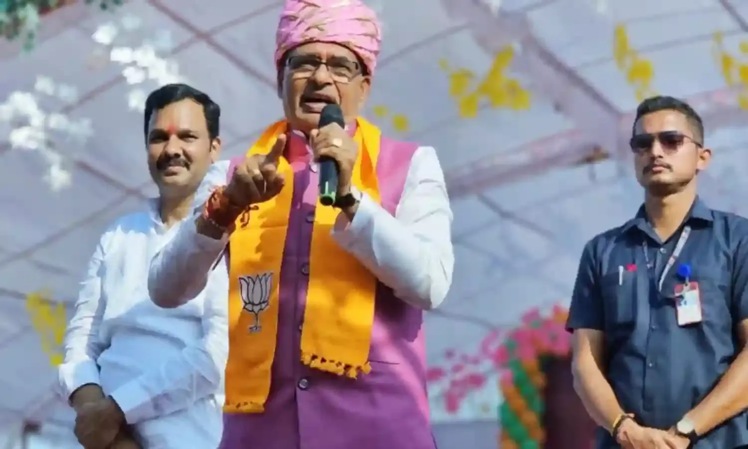 हम विकास के डबल इंजन, राहुल-प्रियंका कांग्रेस के डबल मनोरंजनः शिवराज