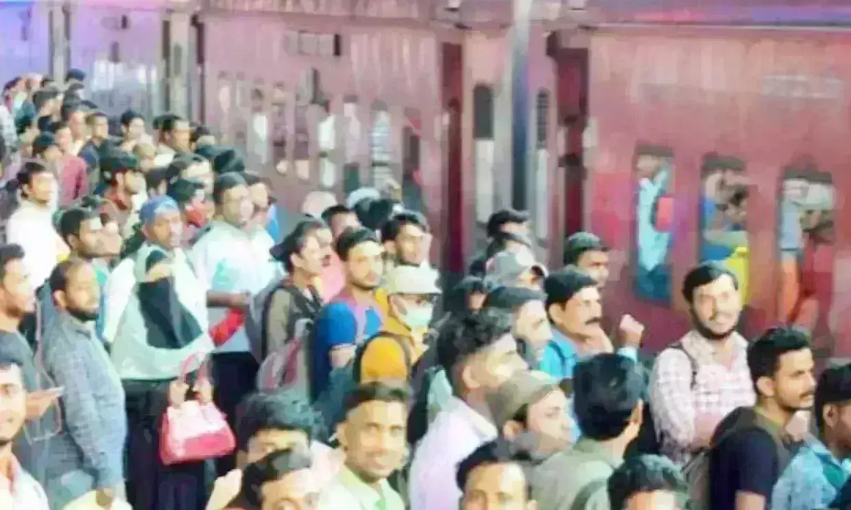 ट्रेनों में मारामारी,महंगी हुई विमान की सवारी, झेलम में छह दिन तक नहीं है जगह