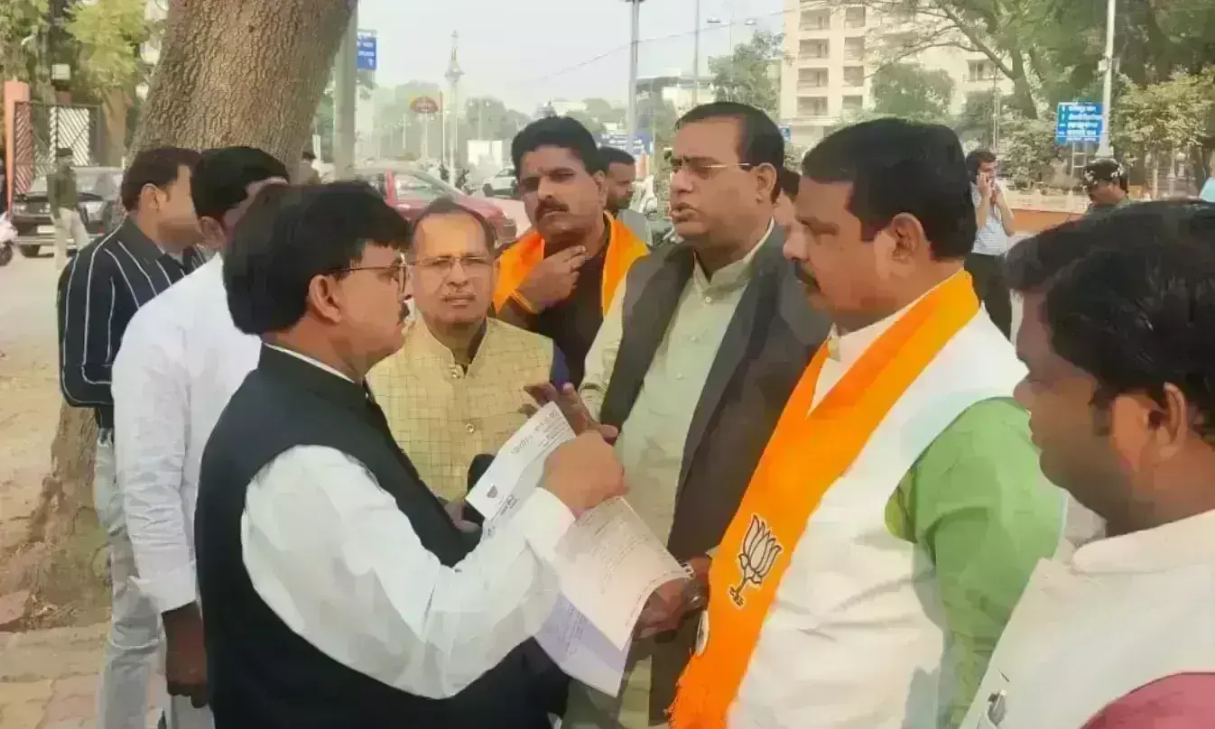 निर्विघ्न एवं निष्पक्ष निर्वाचन के लिए जिला निर्वाचन अधिकारी को सौंपा ज्ञापन निर्विघ्न एवं निष्पक्ष निर्वाचन के लिए जिला निर्वाचन अधिकारी को सौंपा ज्ञापन