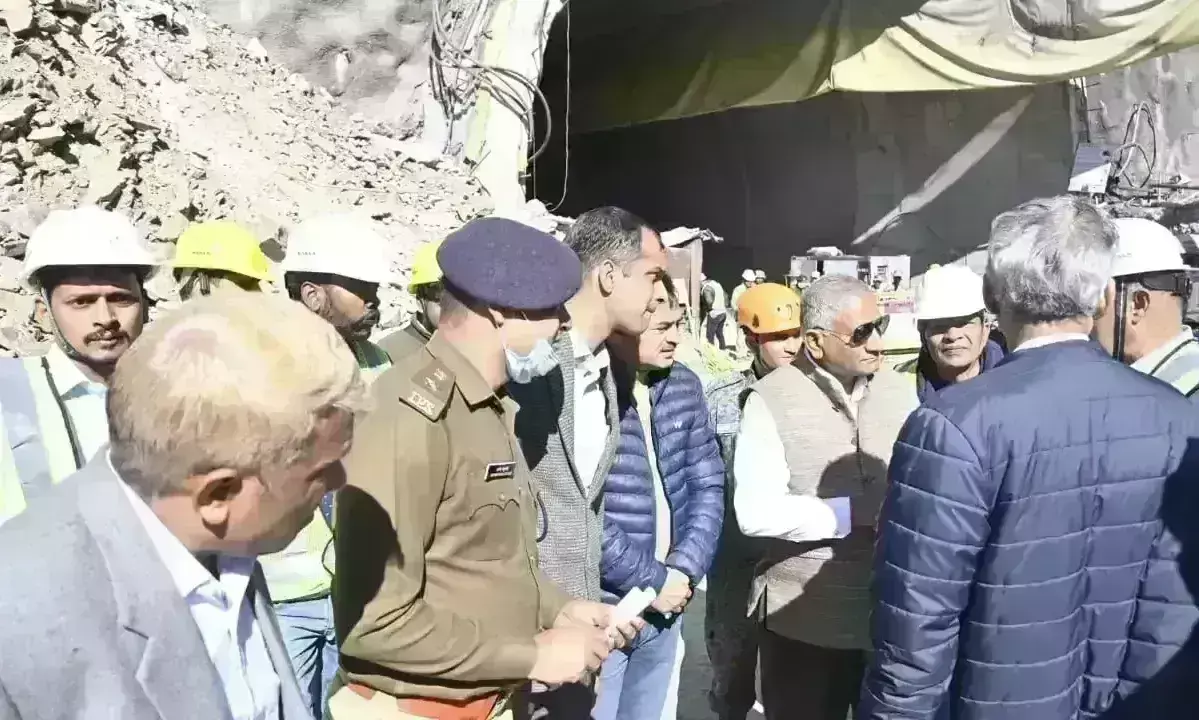 उत्तरकाशी टनल में फंसे मजदूरों को निकालने के लिए प्रयास तेज, मौके पर पहुंचे केंद्रीय मंत्री