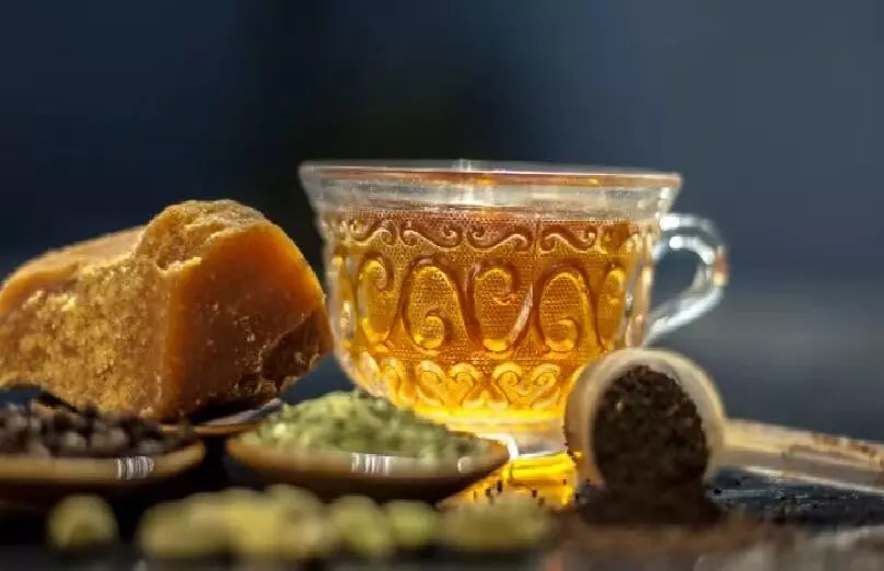 सुबह गुड़ की चाय पीने के ये हैं विशेष फायदे