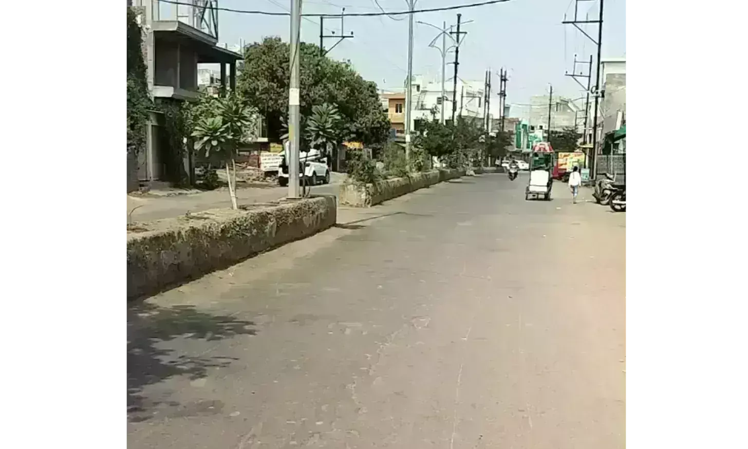 कहीं खुले तो कहीं बंद रहे बाजार