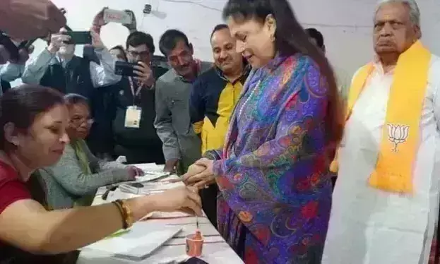यशोधरा राजे सिंधिया ने शिवपुरी में किया मतदान, कहा -  भाजपा की सरकार बनने की कामना की
