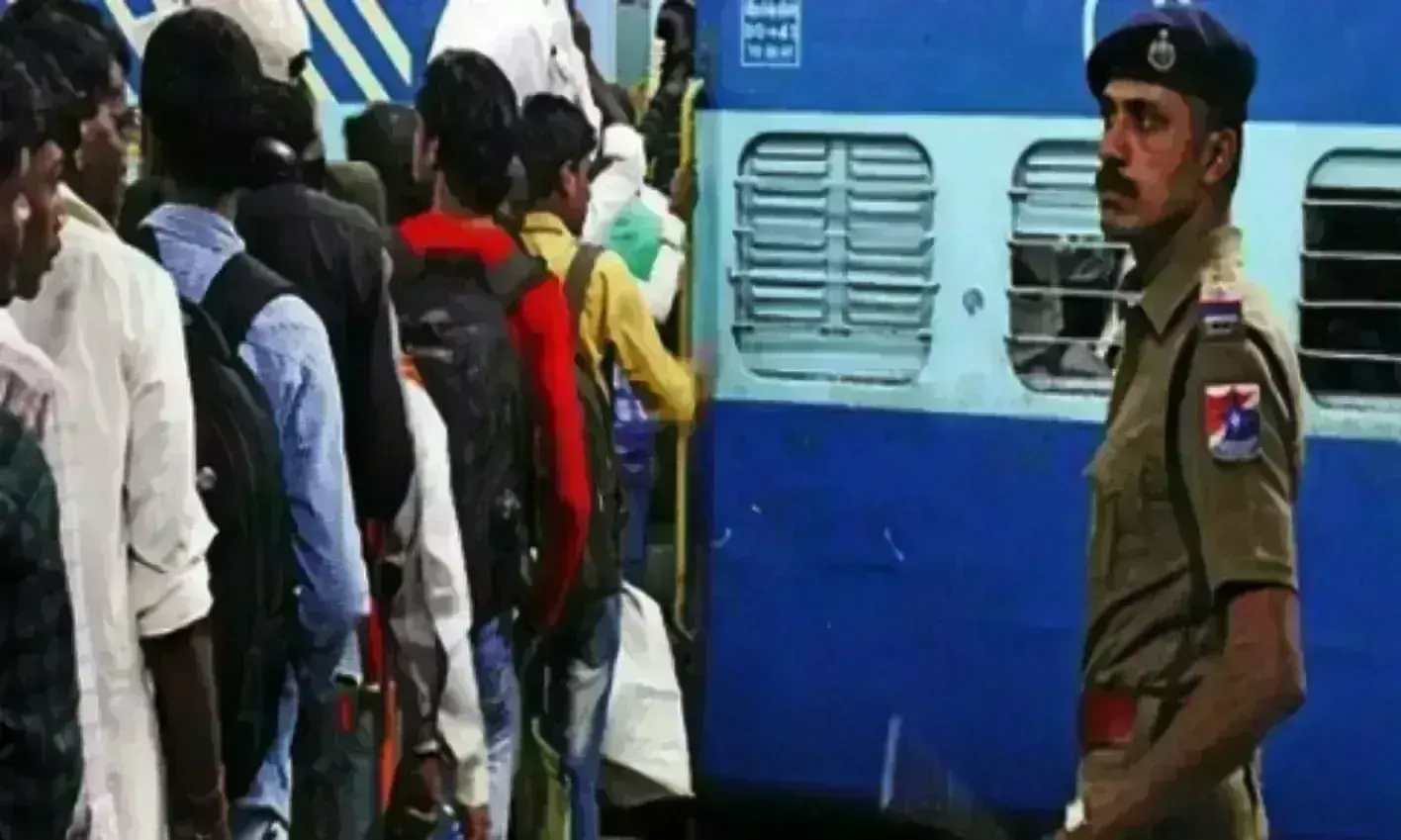 गाड़ी के सामान्य कोचों पर कम से कम एक सुरक्षाकर्मी आवश्यक रूप से तैनात रहे