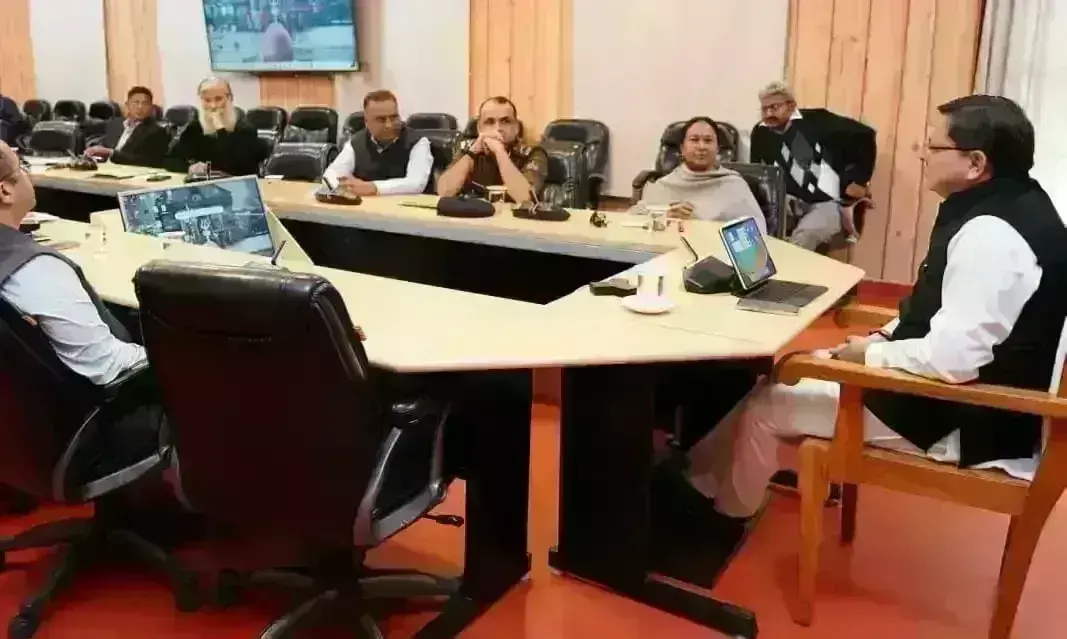 उत्तरकाशी टनल हादसे में बड़ी अपडेट, 40 नहीं 41 मजदूर फंसे, मुख्यमंत्री धामी ने की समीक्षा