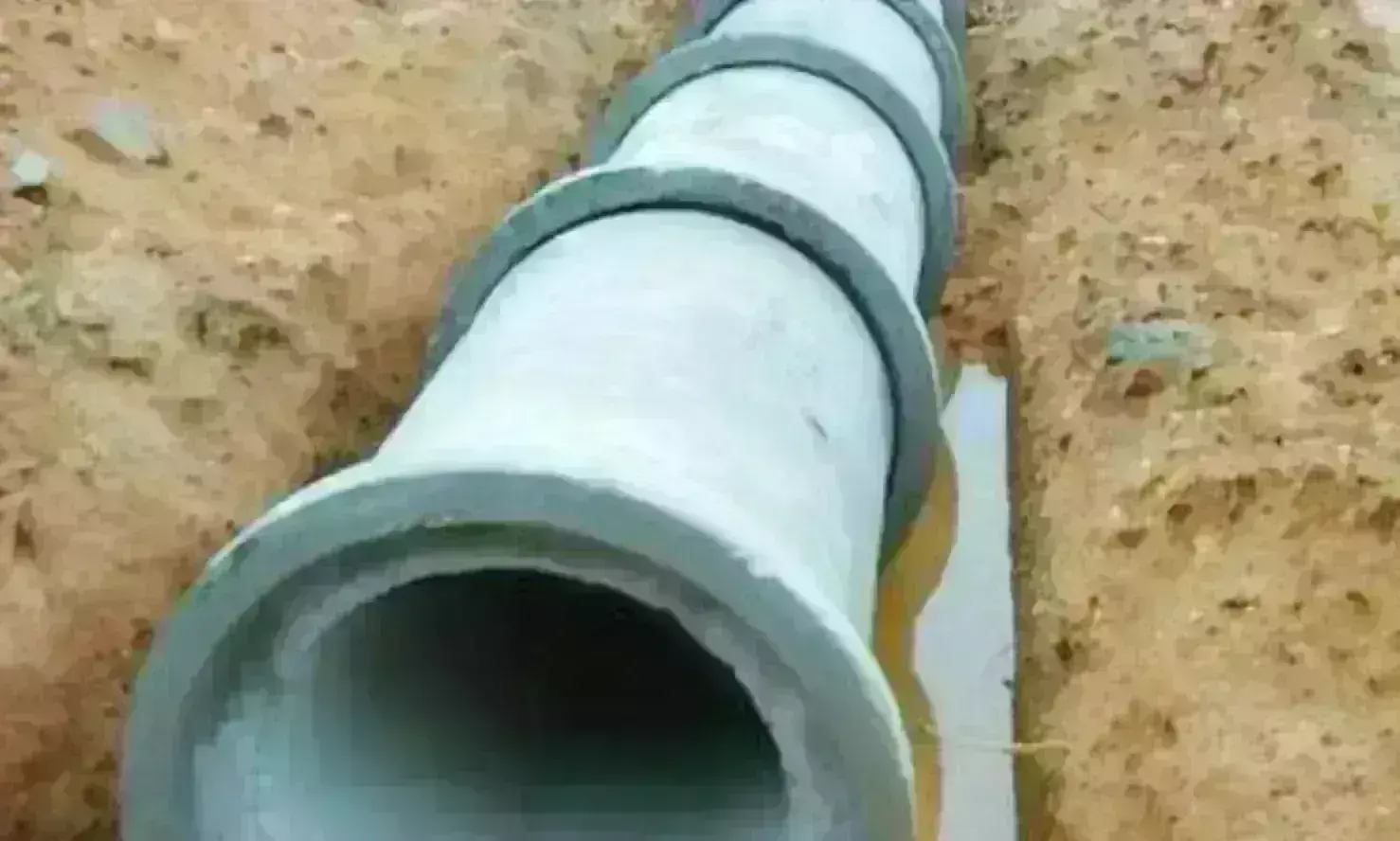 सीवर चेंबर लाइन होगी जाम, 5 करोड़ से बनाई जा रही सड़क फिर खुदेगी