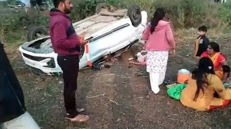 हरदा: सलकनपुर देवी दर्शन करने जा रहे श्रद्धालुओं की कार अनियंत्रित होकर पलटी, एक महिला की मौत, सात घायल