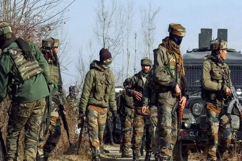 राजौरी में सुरक्षाबलों और आतंकियों के बीच मुठभेड़ शुरू