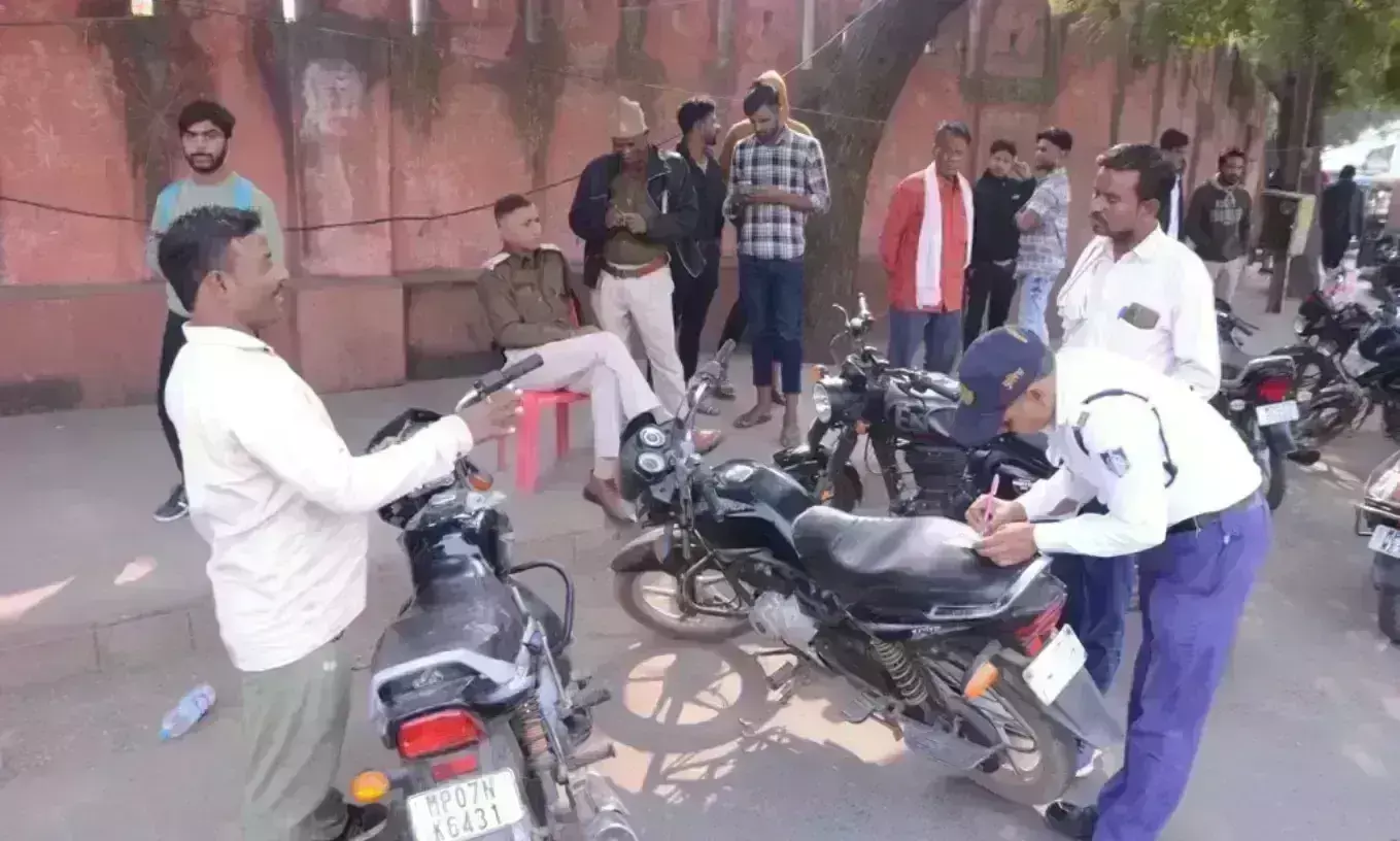 नहीं चले बहाने व सिफारिश, पुलिस ने काटे चालान