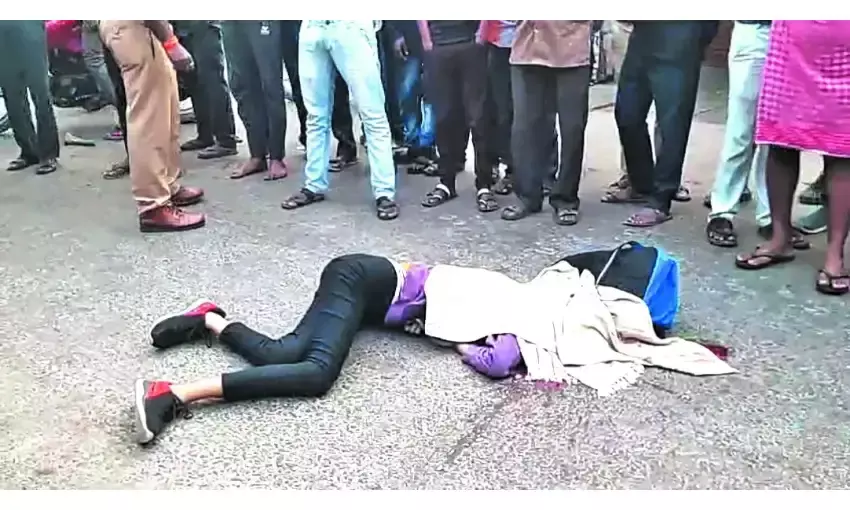 अनियंत्रण ट्रैक्टर ने स्कूटी सवार नाबालिग छात्रा को रौंदा