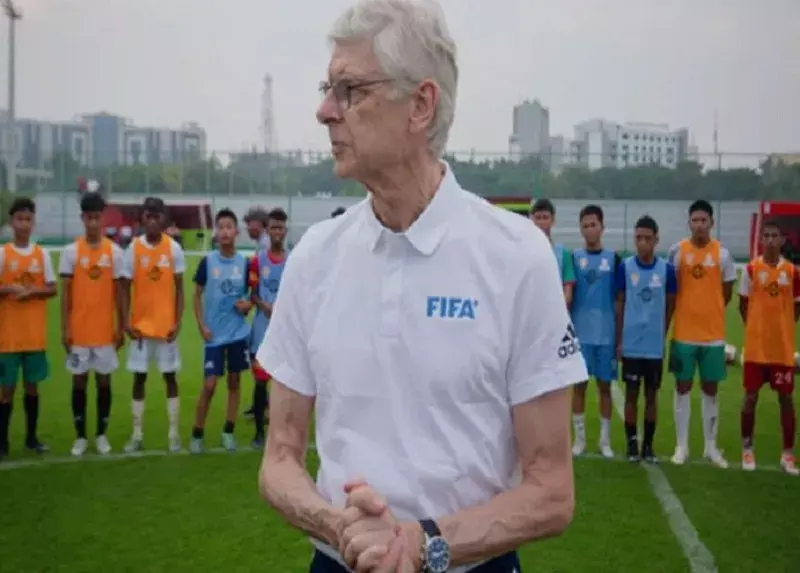 फीफा प्रमुख आर्सेन वेंगर ने पूरी की भारत की ऐतिहासिक यात्रा