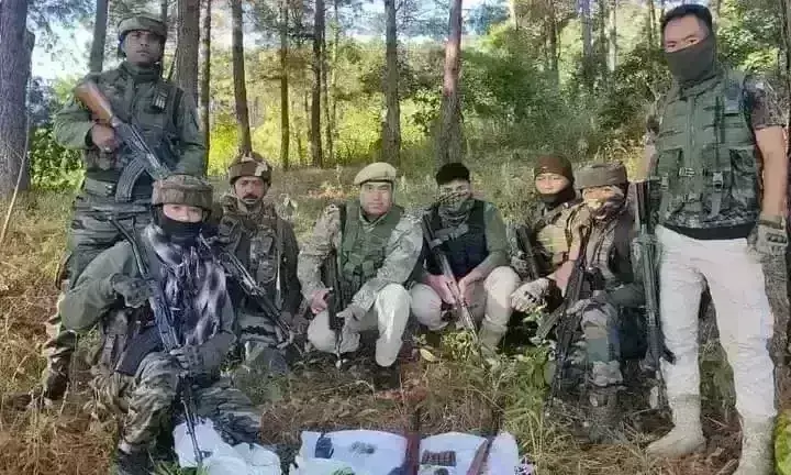 मणिपुर में तलाशी अभियान जारी, हथियार और गोला बारूद बरामद