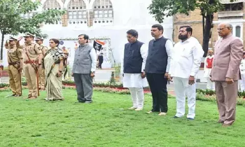 राज्यपाल और मुख्यमंत्री ने मुंबई में 26/11 हमले के शहीदों को दी श्रद्धांजलि