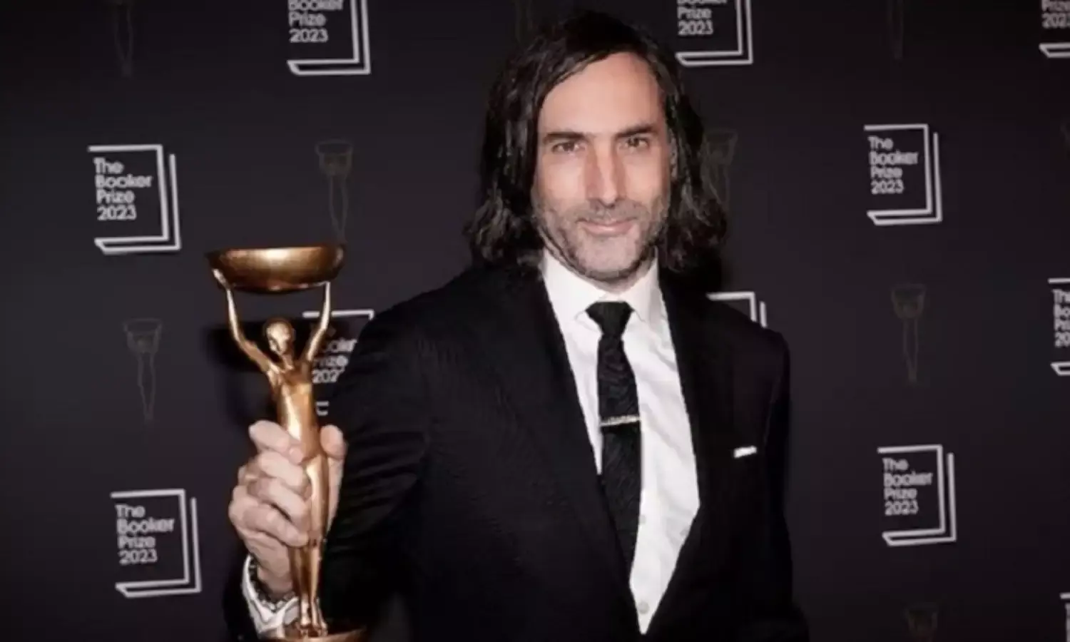 आयरलैंड के लेखक पॉल लिंच को लंदन में बुकर पुरस्कार से सम्मानित किया गया