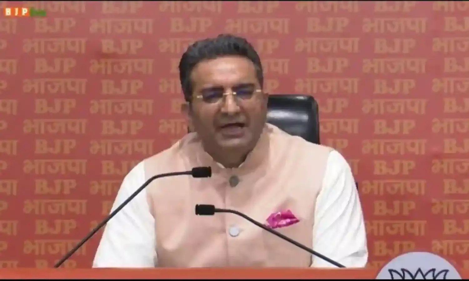 दिल्ली जल बोर्ड घोटाले पर भाजपा हमलावर, कहा- भ्रष्टाचार में पीएचडी होल्डर हैं केजरीवाल