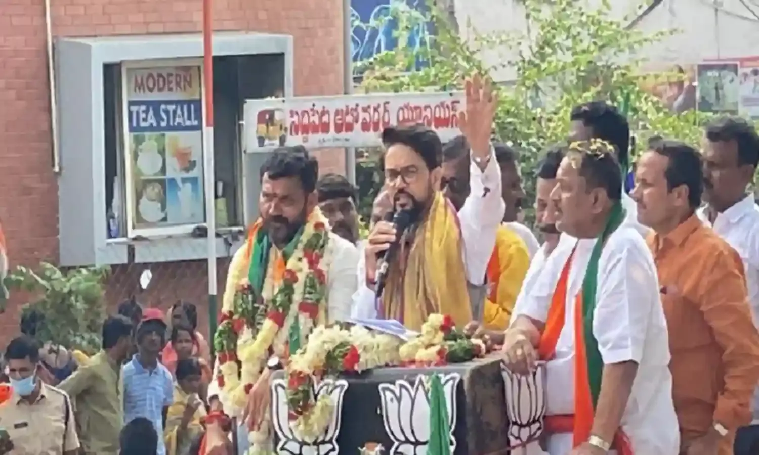 तेलंगाना के कालेश्वरम से लेकर दिल्ली के शराब घोटाले में केसीआर का हाथ : अनुराग ठाकुर