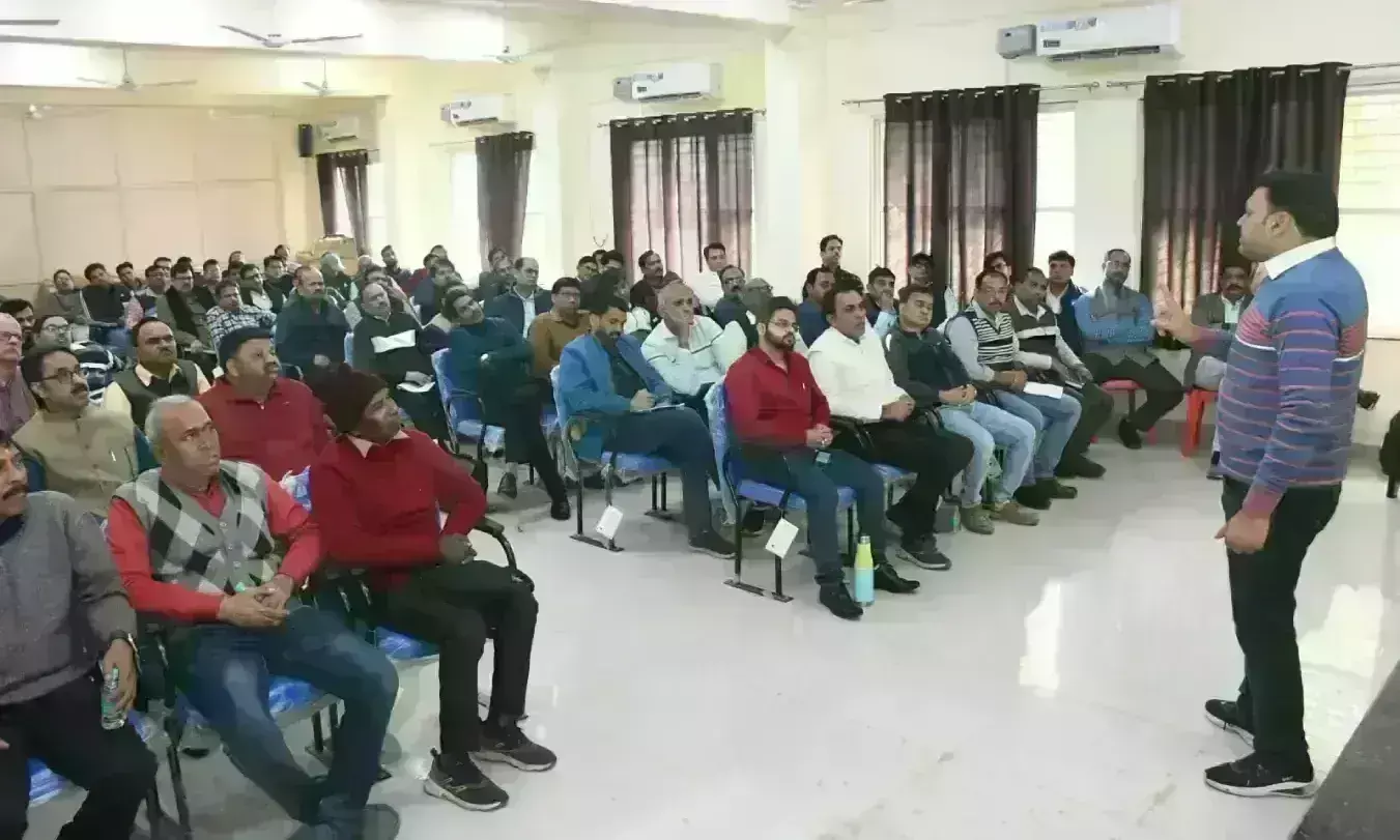 गणना पर्यवेक्षको ने समझा किन कारणों से डाक मत पत्र होंगे अस्वीकृत और कौन से मत पत्र होंगे स्वीकृत गणना पर्यवेक्षको ने समझा किन कारणों से डाक मत पत्र होंगे अस्वीकृत और कौन से मत पत्र होंगे स्वीकृत