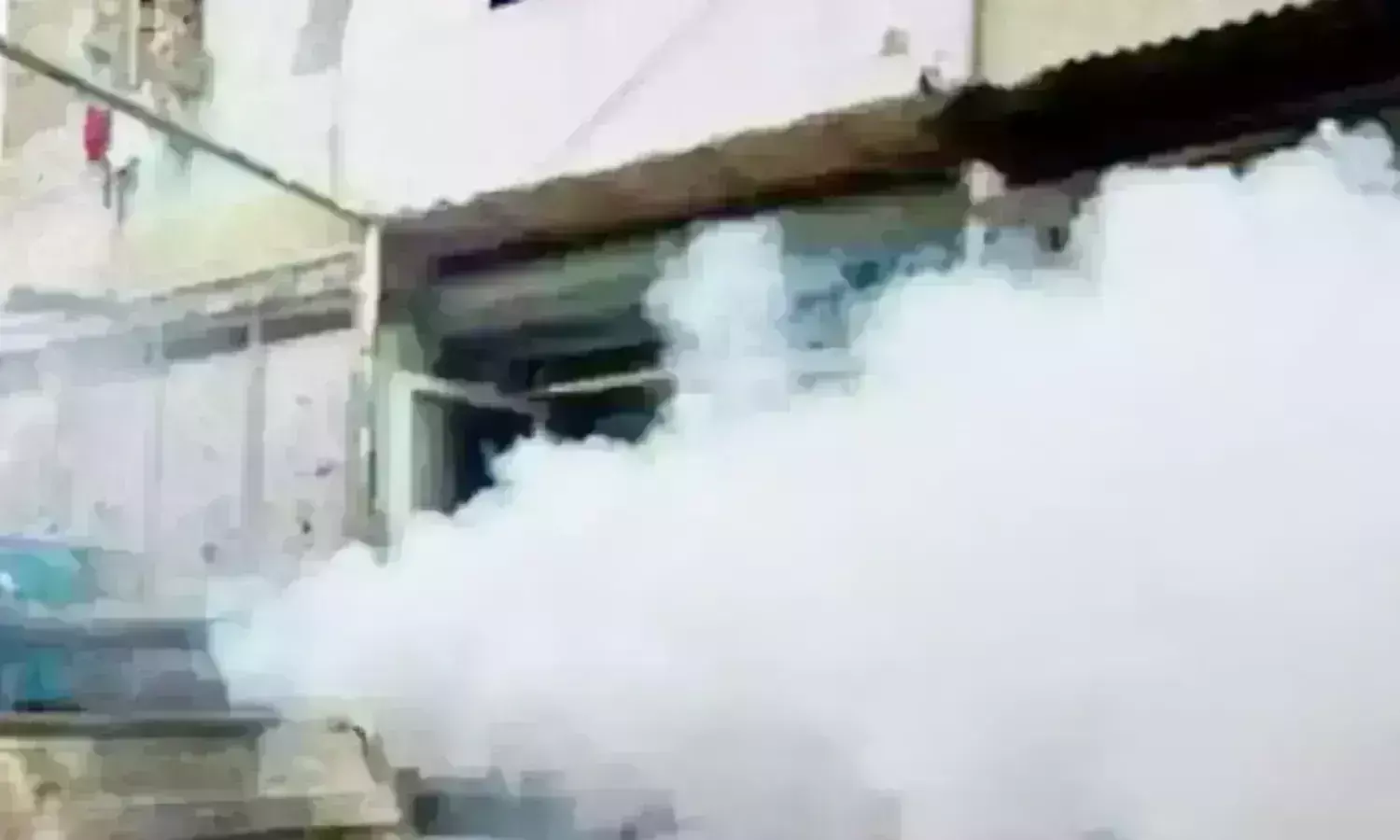 मच्छर की रोकथाम के लिए की फॉगिंग मच्छर की रोकथाम के लिए की फॉगिंग