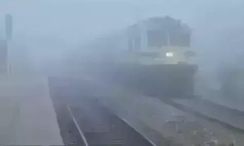 आने वाले दिनों में पड़ेगा कोहरा,80 की रफ्तार से चलेंगी ट्रेनें आने वाले दिनों में पड़ेगा कोहरा,80 की रफ्तार से चलेंगी ट्रेनें