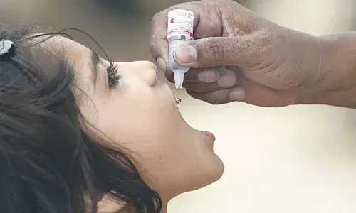 सिंध के स्वास्थ्य मंत्री ने कहा कि अफ़ग़ानिस्तान की अनियंत्रित आवाजाही पोलियो के ख़िलाफ़ प्रगति में बाधक है ।