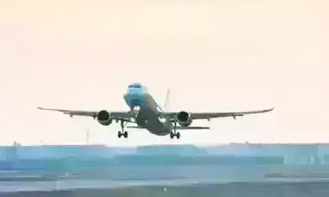 एयर इंडिया एक्सप्रेस ने ग्वालियर से शुरू की उड़ान, पहले दिन 56 यात्री आए एयर इंडिया एक्सप्रेस ने ग्वालियर से शुरू की उड़ान, पहले दिन 56 यात्री आए