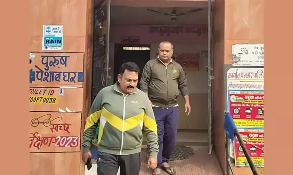 सफाई व्यवस्था की खुली पोल, कचरे ठिए व कर्मचारी काम से गायब मिले सफाई व्यवस्था की खुली पोल, कचरे ठिए व कर्मचारी काम से गायब मिले