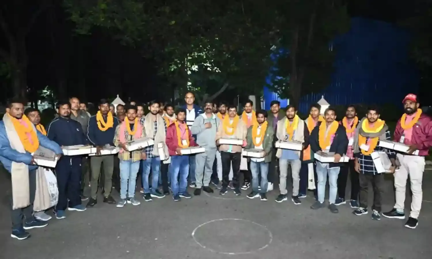 टनल हादसे से रेस्क्यू किए गए श्रमिकों को 1.11 करोड़ की योजनाओं से जोड़ेगी राज्य सरकार