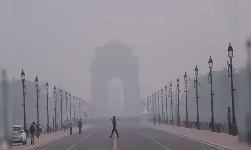 दिल्ली की हवा फिर हुई जहरीली, सांसों पर संकट गहराया