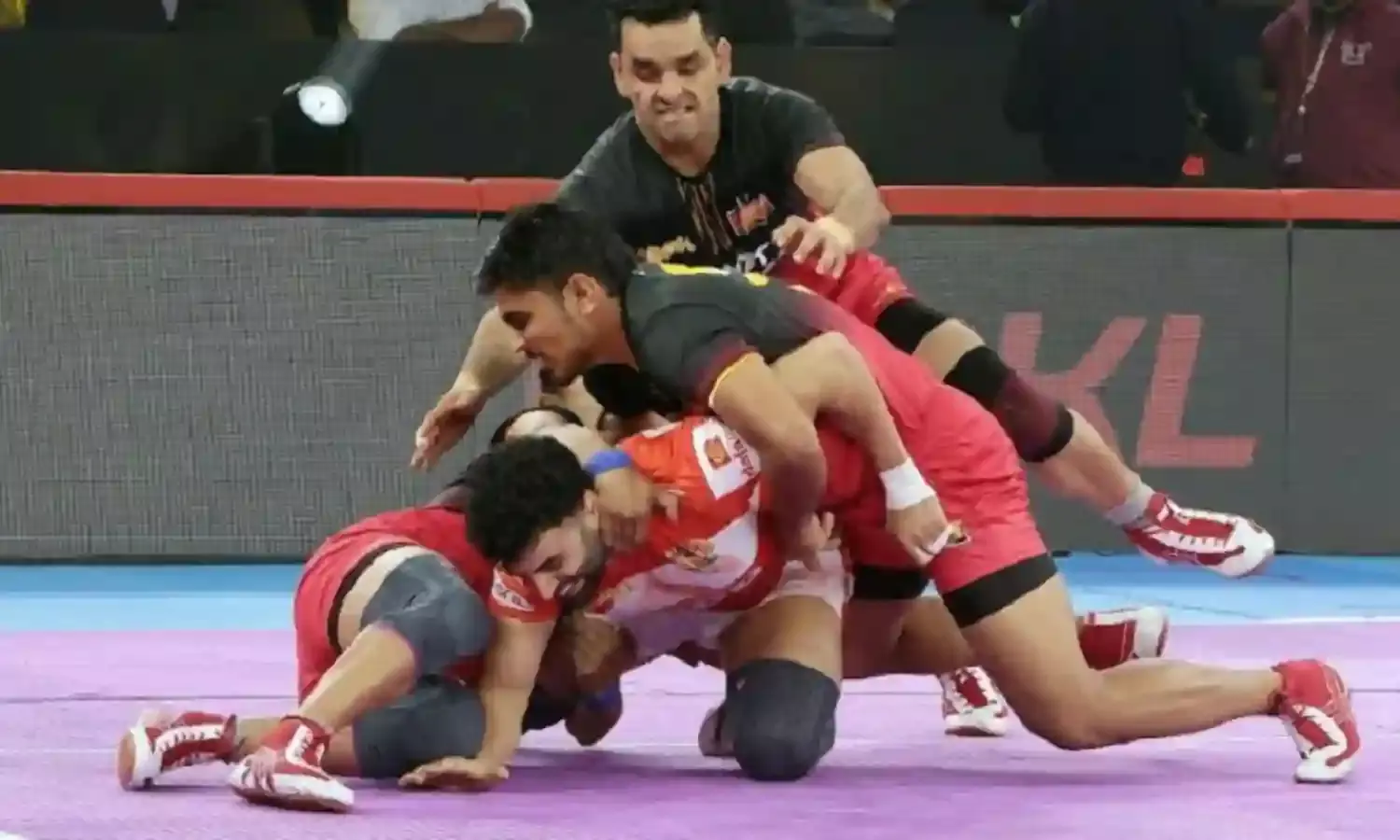 सोनू एक बार फिर चमके, बेंगलुरु बुल्स को हराकर गुजरात जायंट्स ने दर्ज की लगातार दूसरी जीत