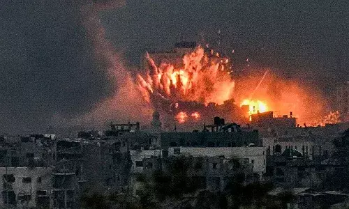 नागरिकों को चेताया-खाली करो खान यूनिस इजराइल ने गाजा पट्टी पर जमीनी आक्रमण में झोंकी ताकत