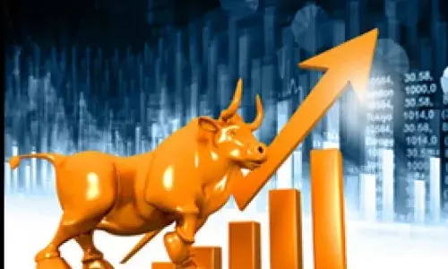 लगातार दूसरे दिन शेयर बाजार में रिकॉर्ड तोड़ तेजी, नए शिखर पर पहुंचे सेंसेक्स और निफ्टी