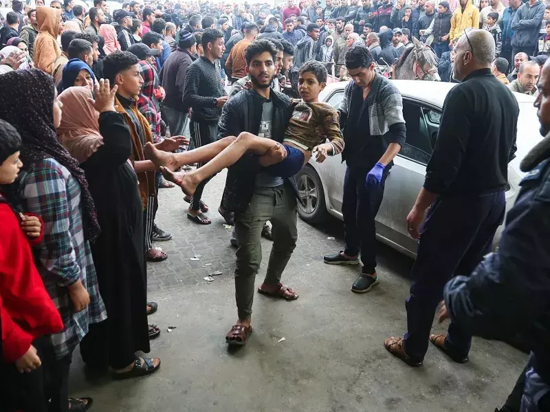 इजराइल के सुरक्षा बलों ने गाजा पट्टी को नभ से थल तक घेरा, खान यूनिस में घमासान इजराइल के सुरक्षा बलों ने गाजा पट्टी को नभ से थल तक घेरा, खान यूनिस में घमासान