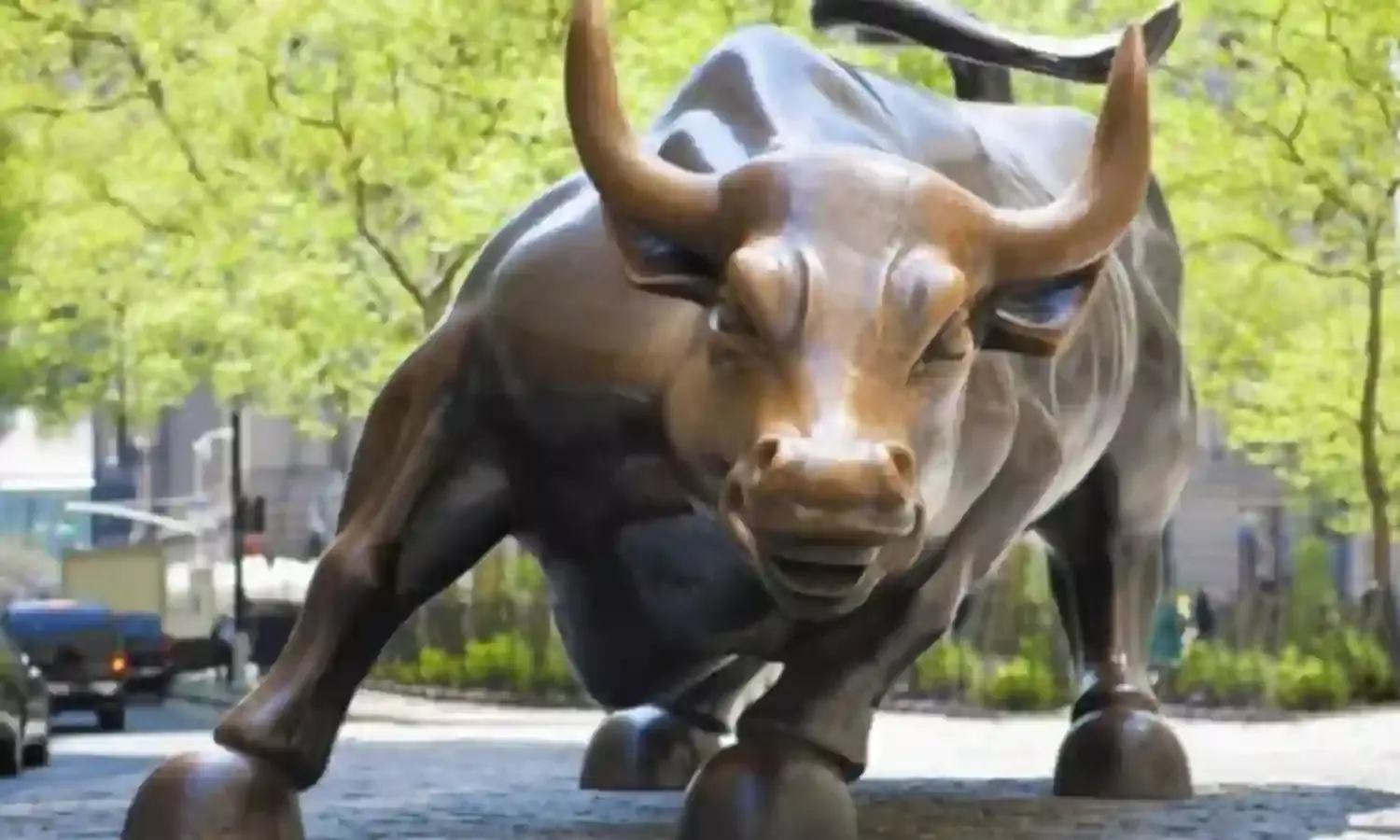 शेयर बाजार में मजबूती का रिकॉर्ड बनने का सिलसिला जारी, नए शिखर पर सेंसेक्स-निफ्टी