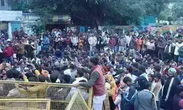 सुखदेव सिंह गोगामेड़ी की हत्या के विरोध में सड़कों पर उतरी करणी सेना, भोपाल समेत कई शहरों में किया विरोध-प्रदर्शन