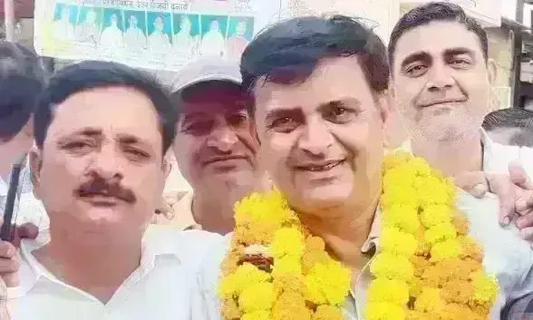 ग्वालियर दक्षिण की जीत के लिए सिंधिया को दी बधाई ग्वालियर दक्षिण की जीत के लिए सिंधिया को दी बधाई