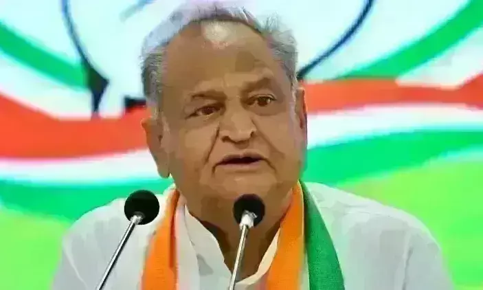 अशोक गहलोत ने भाजपा से पूछा सवाल,  6 दिन बाद भी सीएम का नाम क्यों नहीं हुआ तय ?