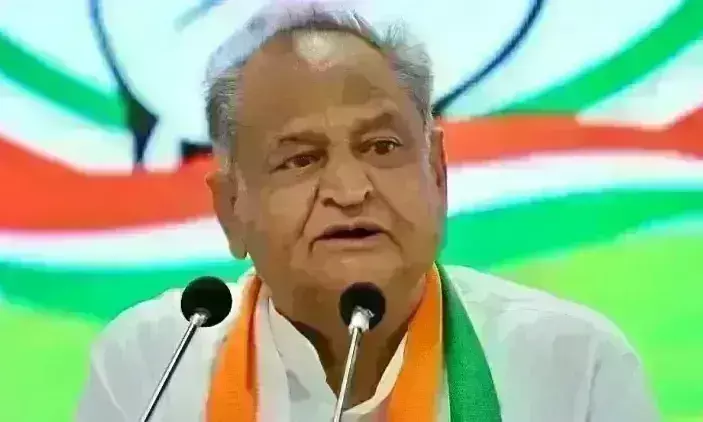 अशोक गहलोत ने भाजपा से पूछा सवाल,  6 दिन बाद भी सीएम का नाम क्यों नहीं हुआ तय ?