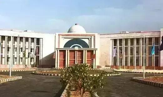 युवा महोत्सव के अंतिम दिन छात्रों ने दी लोक नृत्यों की शानदार प्रस्तुति युवा महोत्सव के अंतिम दिन छात्रों ने दी लोक नृत्यों की शानदार प्रस्तुति