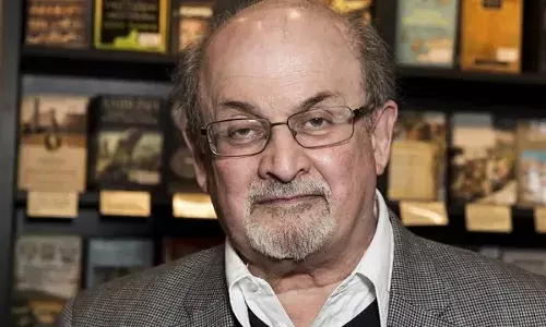 न्याय की आस में पचास साल से सलमान रुश्दी