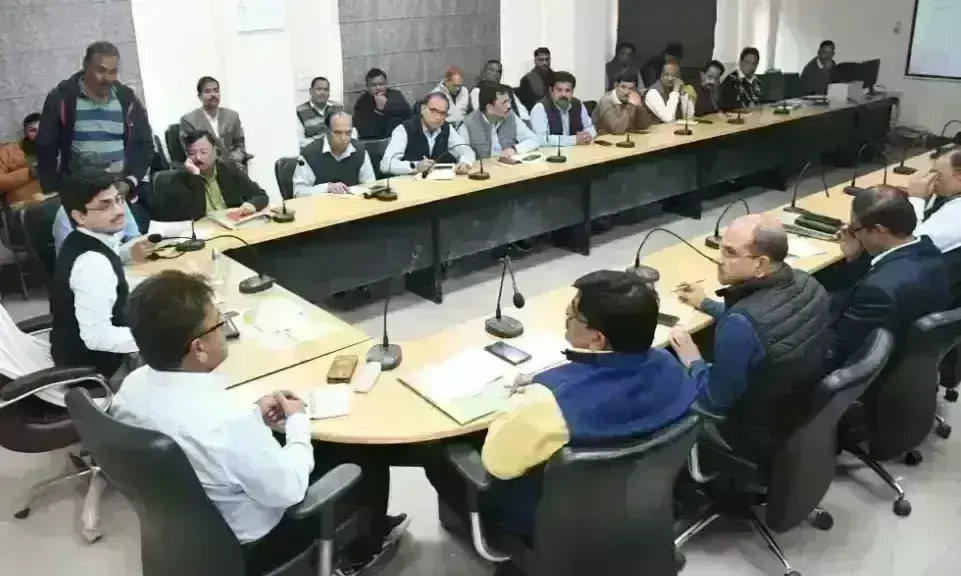 निगमायुक्त ने दो टूक कहा, अगर समस्या आई तो कार्रवाई तय