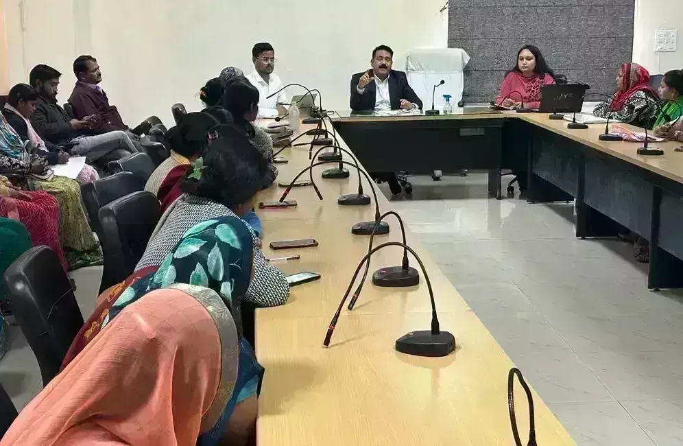 स्व सहायता समूहों की महिलाओं को दिया प्रशिक्षण