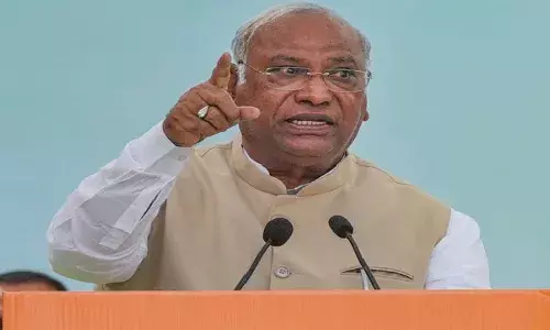 आतंकवाद के खिलाफ देश दृढ़ता से एकजुट : खड़गे