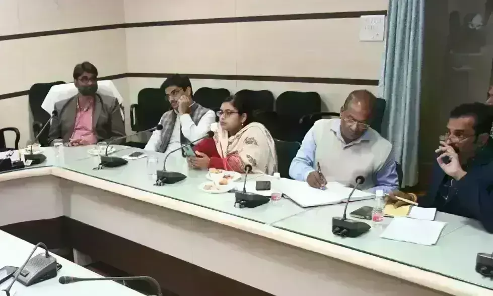 इंदौर में हुई कार्रवाई ग्वालियर में सिर्फ बैठकों में ही करते रहे मंथन