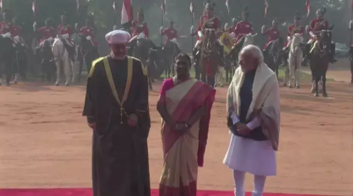 ओमान के सुल्तान भारत पहुंचे, राष्ट्रपति भवन में  स्वागत