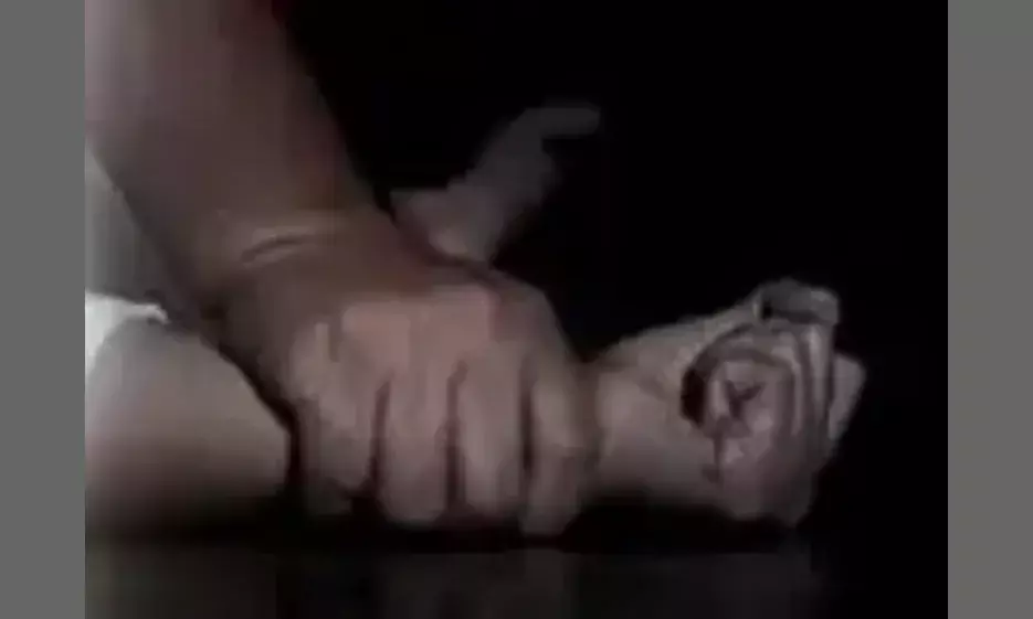 दरिंदे पिता ने नाबालिग के साथ किया गलत काम